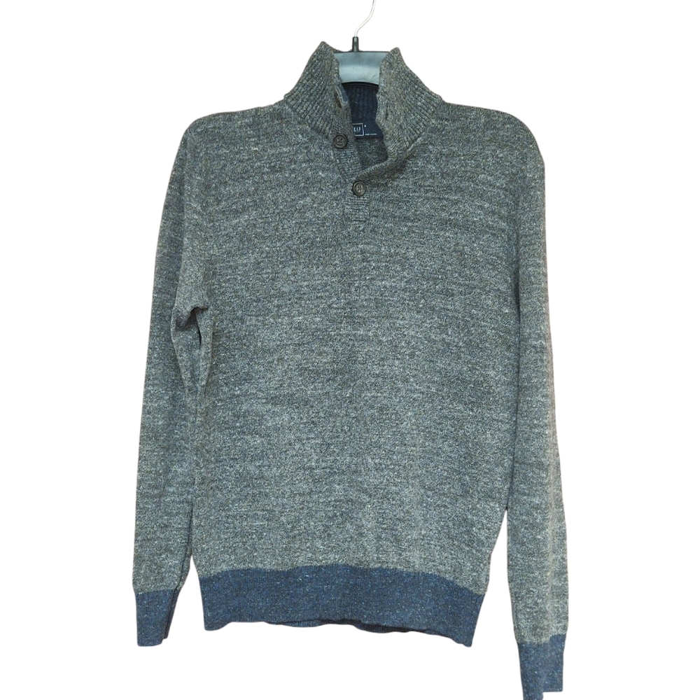 EUC GAP Men's Sweater with Button Collar Size S